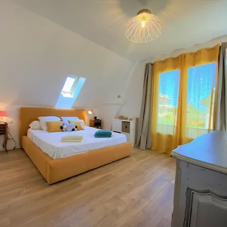 Maison Avec Piscine Et Parking A 1,3km Des Plages