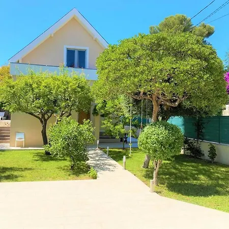 Maison Avec Piscine Et Parking A 1,3km Des Plages Villa